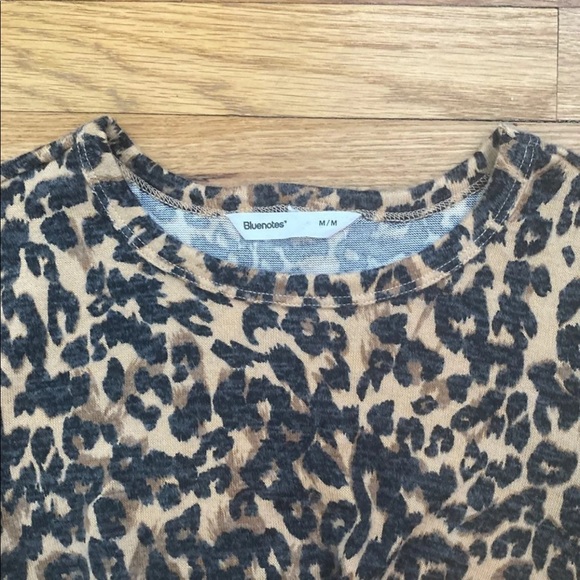 Cheetah print top - Picture 2 of 5
